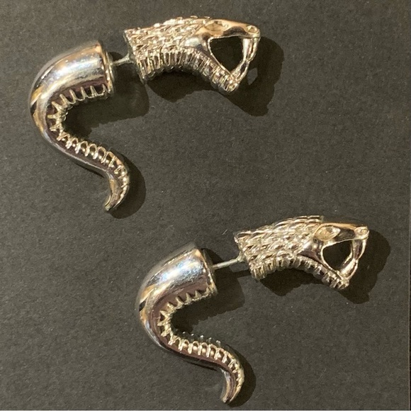 Snake Stud Earrings - Stainless Steel - Silver - Picture 1 of 2